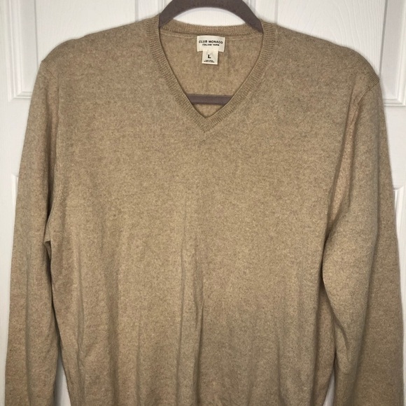 CLUB Monaco 100% Wool Camel V Neck Pullover Sweater large - Picture 2 of 5